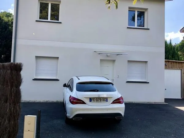 Loue maison traditionnelle - 92 m² - 5 pièces, 4 chambres - Gradignan 33170