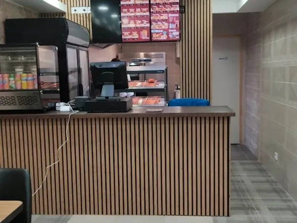 Local commercial Burger