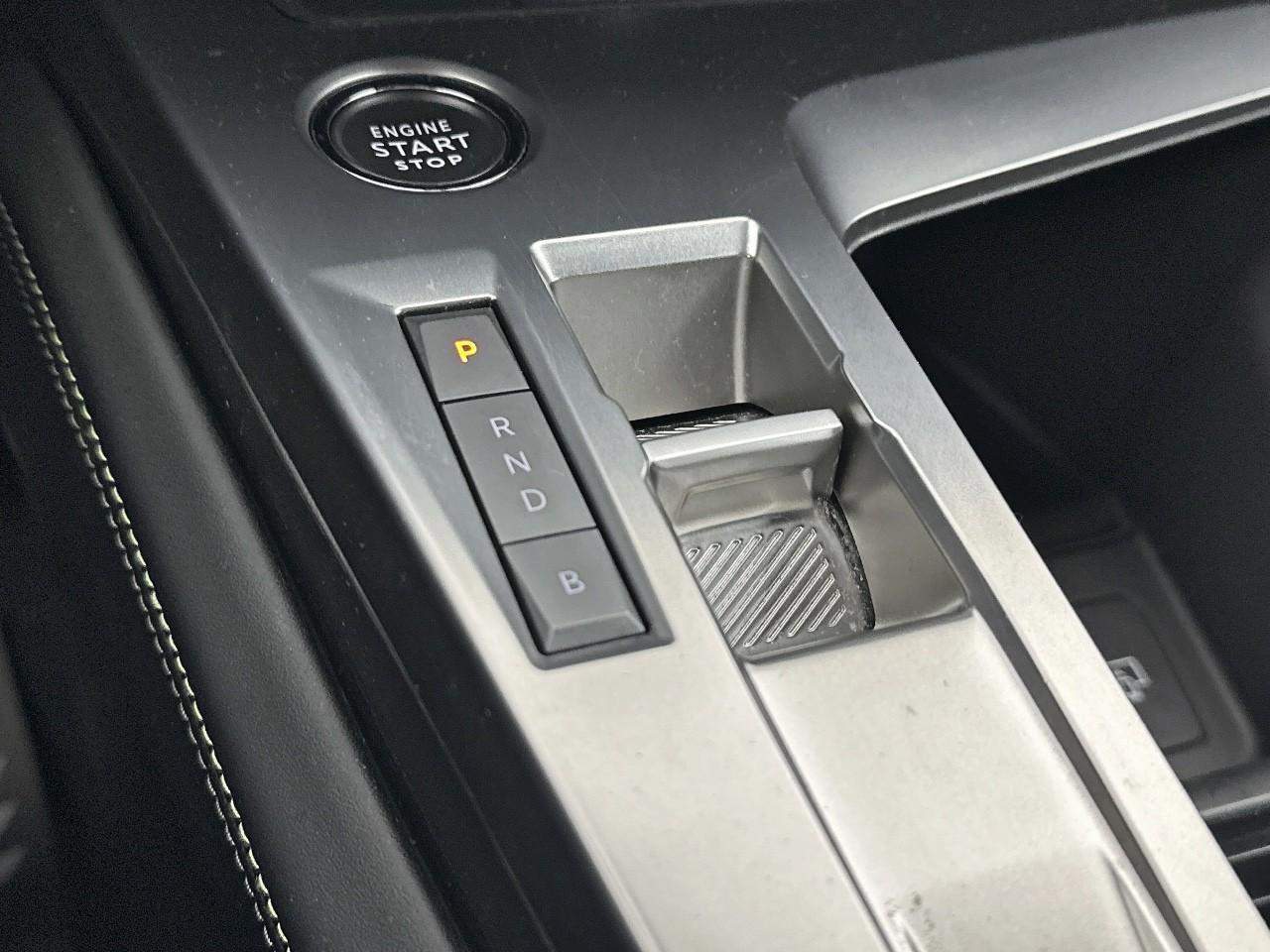 Peugeot 308 phev 180 e-eat8 gt — photo 28