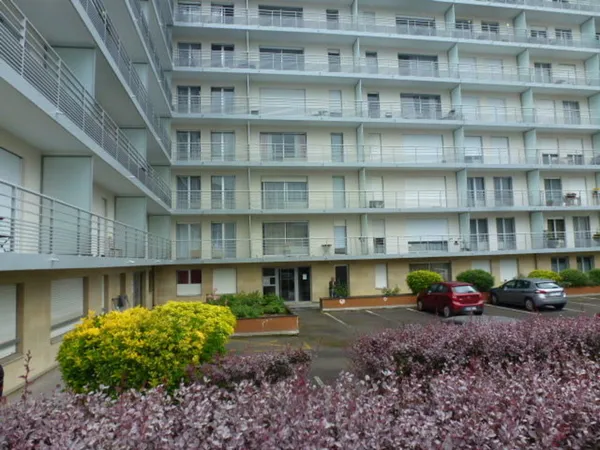 Reims St remi T1 meublé