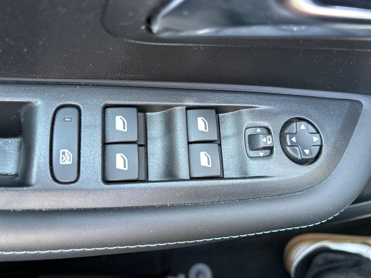 Peugeot 208 1.5 bluehdi 100ch s&s allure pack — photo 16