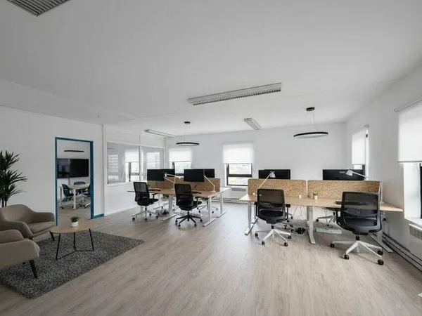 Bureau 3 pièces 458 m²