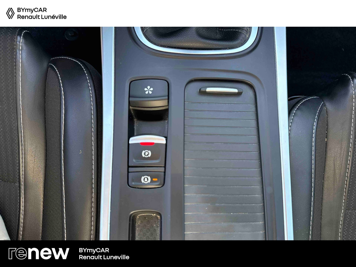 Renault Megane IV Berline Blue dCi 115 — photo 20