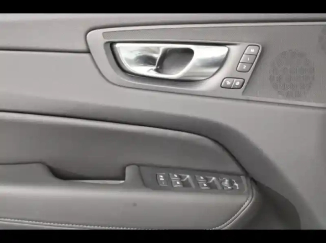 Volvo Xc60 t6 awd 253 + 145ch plus style dark geartronic — photo 8