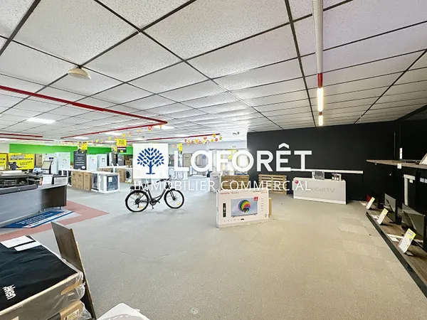 Local commercial Bressuire 743 m2