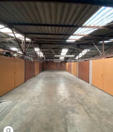 Box de stockage - Garde meuble - Parking