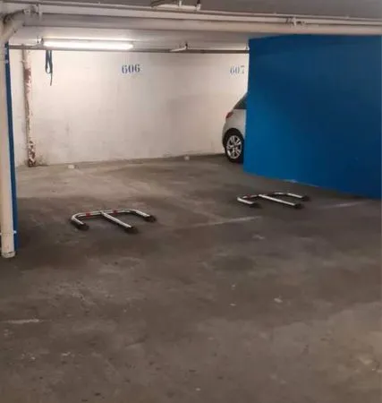 Loue parking 12m²