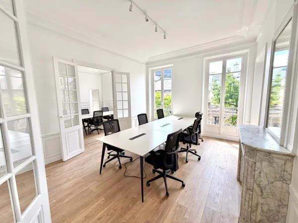 Bureaux 250 m²