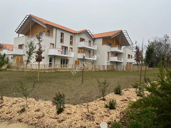 Appartement Pornic 4 pièces - 3 chambres 86.10 m2 avec terrasse, jardin et place de parking