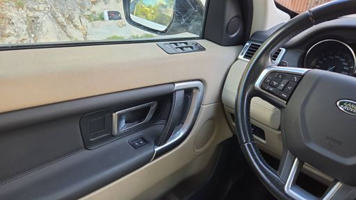 Land Rover Discovery Sport 2.0 TD4 180 4WD BVA8 - HSE – 2015 – 146276 km – Diesel – Boîte Automatique — photo 17