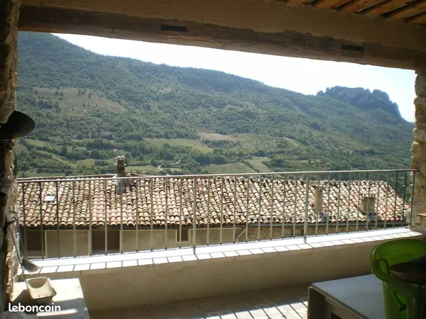 Location vide ou meublee jolie maison de village avec terrasses et vue vallée - La Roche sur le Buis