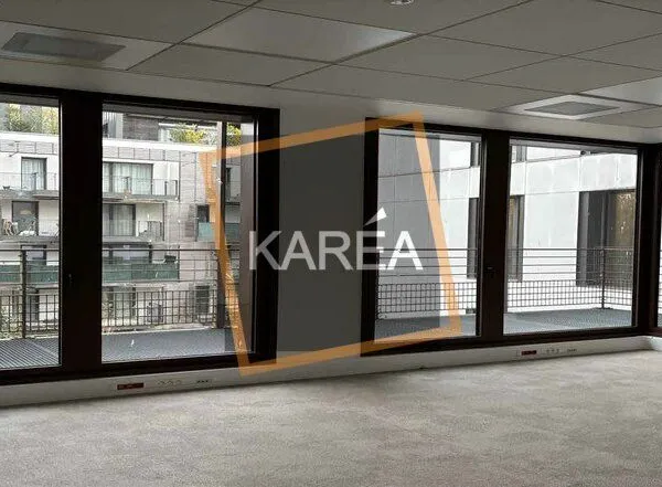 Bureaux 417 m² MONTEVRAIN