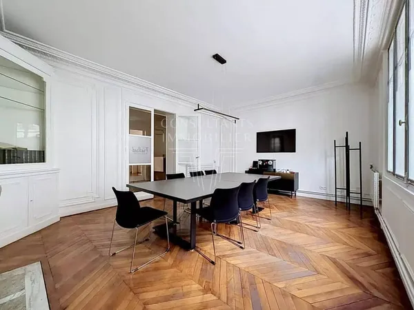 Appartement 6 pièces 197 m²