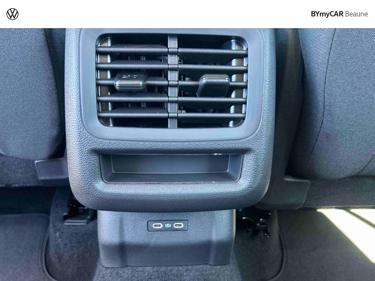 Volkswagen T-Roc 1.5 eTSI Hybrid 116 ch DSG7 — photo 23