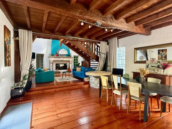 Maison 8 pièces 215 m²