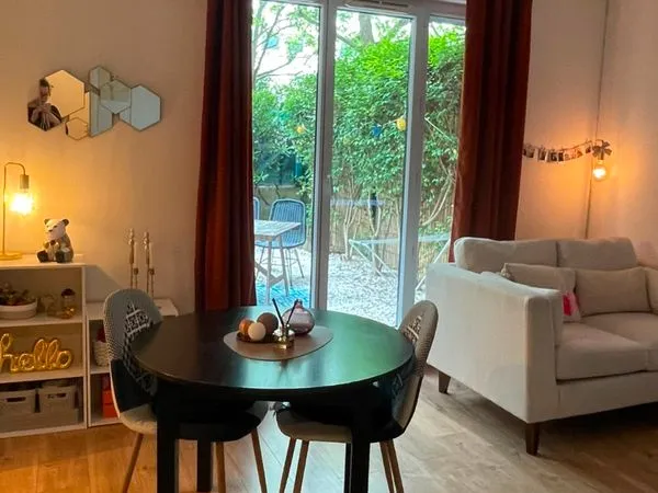 Studio 28 m² avec jardin privatif 40 m² + parking — Pontoise