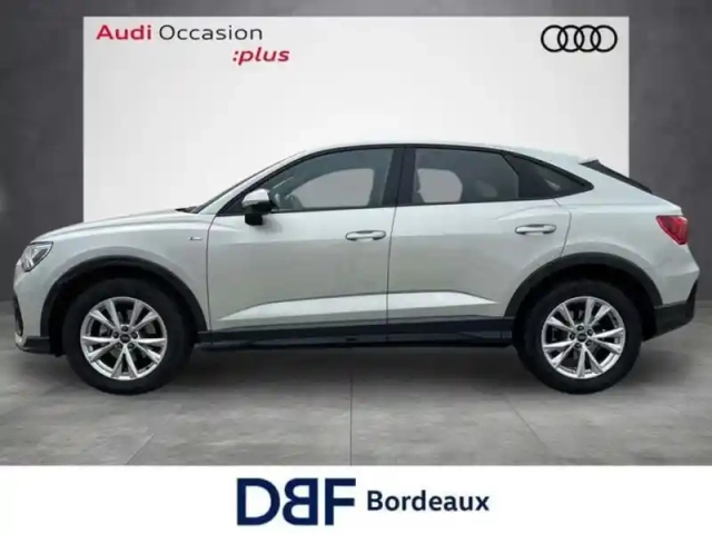 Audi Q3 35 tfsi 150 ch s tronic 7 s line — photo 2