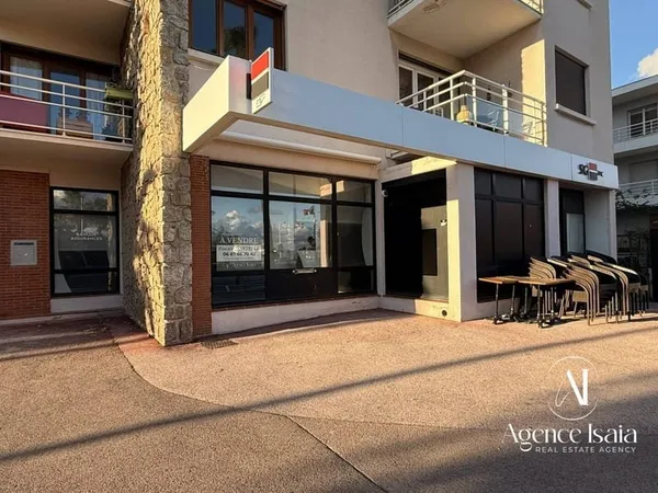 Local commercial 168 m²