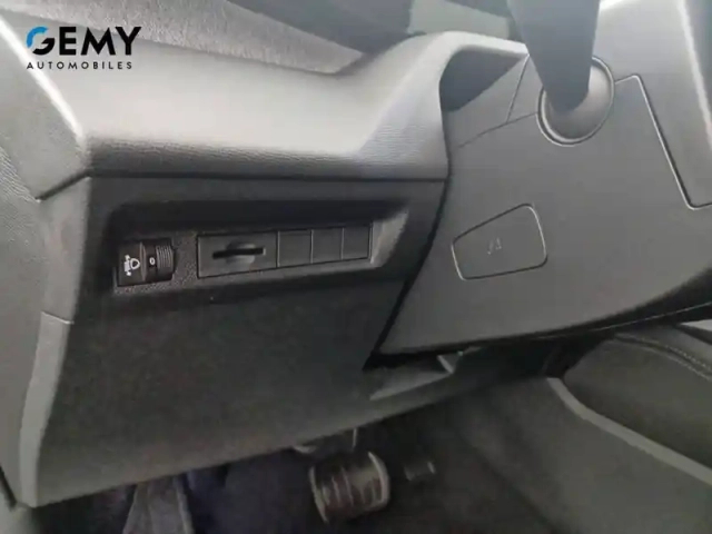 Peugeot 308 puretech 130ch s&amp;s eat8 — photo 17