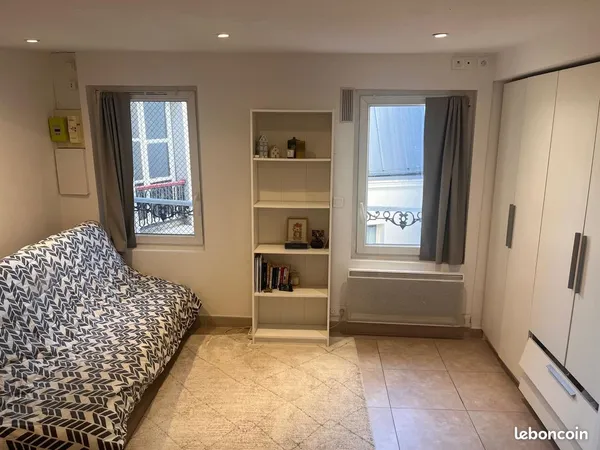 Studio fonctionnel de 18 m² à Paris 2ème. Disponible le 1er/11/26