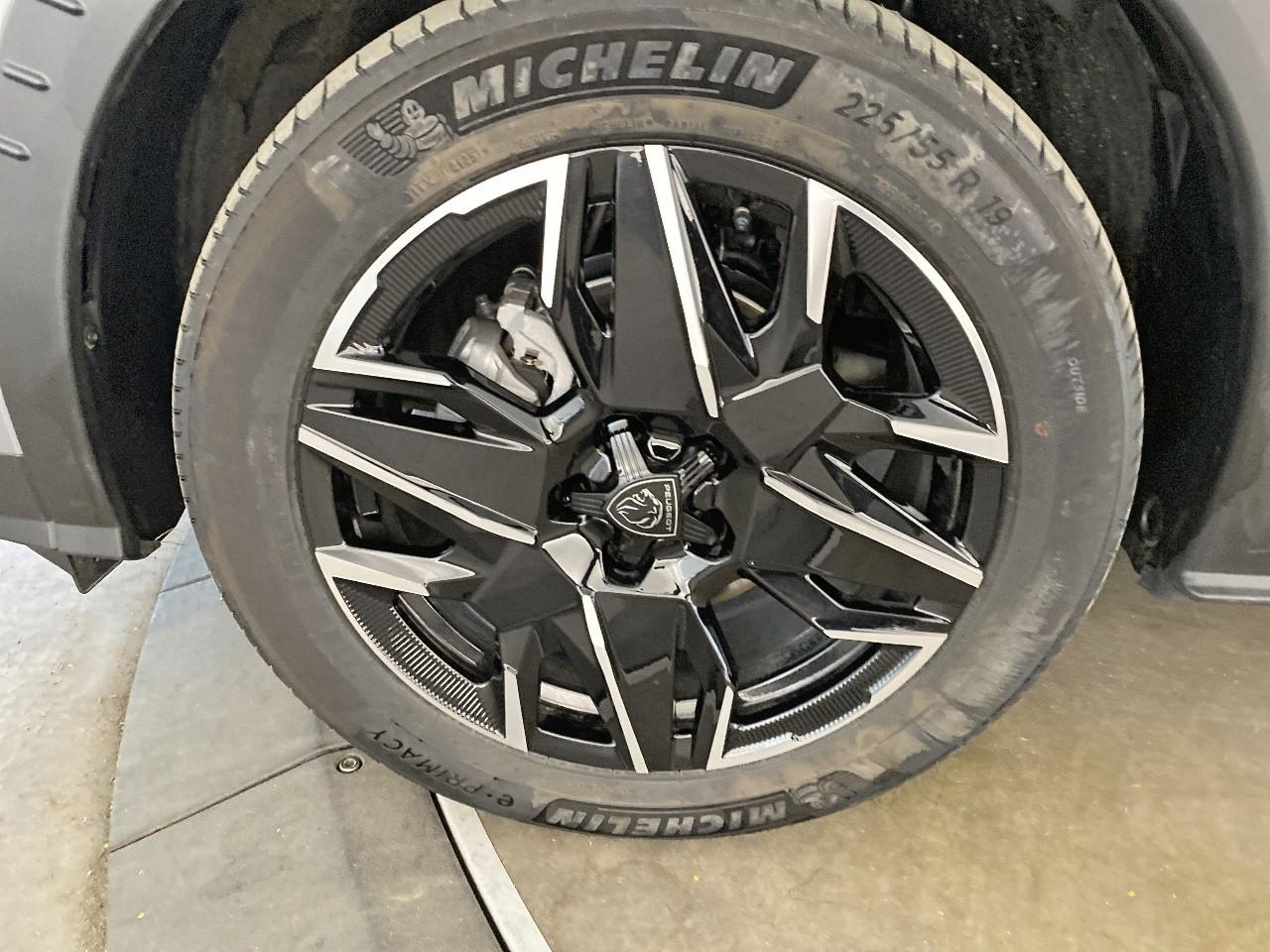 Peugeot 3008 hybrid 145 e-dcs6 allure — photo 11