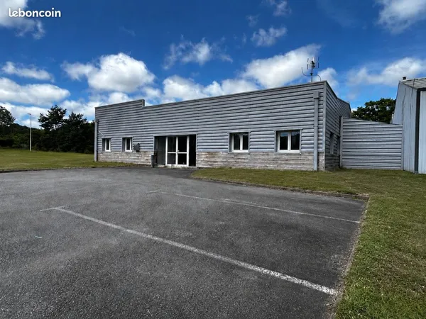 Local 724 m² Ploeren
