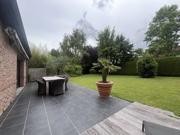 Villa 5 pièces 145 m²