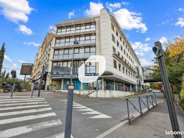 Bureaux 789 m²