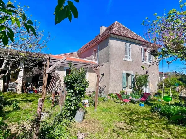 Maison ancienne avec jardin - Mussidan