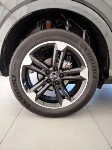 Audi Q2 35 tfsi 150 s tronic 7 — photo 11