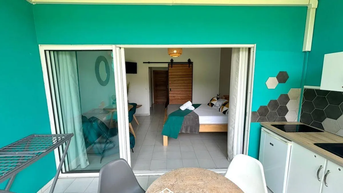 Photo 1