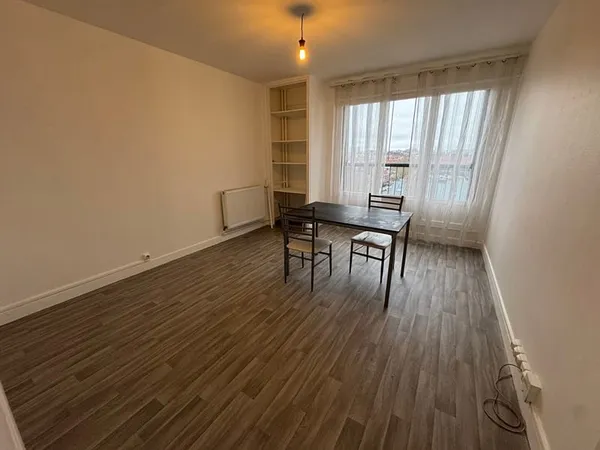 Alfortville - Studio 30m2 avec parking et cave