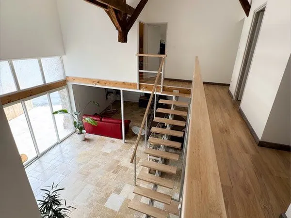 Grange entièrement RÉNOVÉE - pas de terrain = pas d'entretien 😇