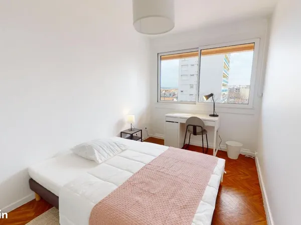 Chambre 5 pièces 84 m²