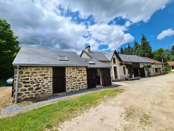 Superbe ensemble de deux maisons entièrement rénovées.