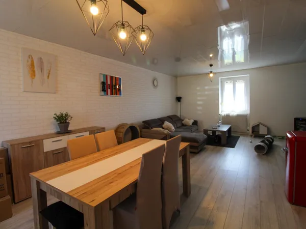 Maison rénovée, prête à vous accueillir !
