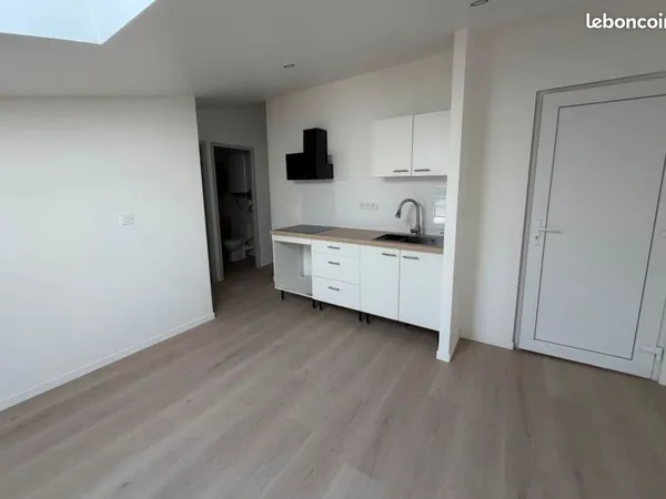 Appartement T2 rénové à louer - Centre-ville de Saintes