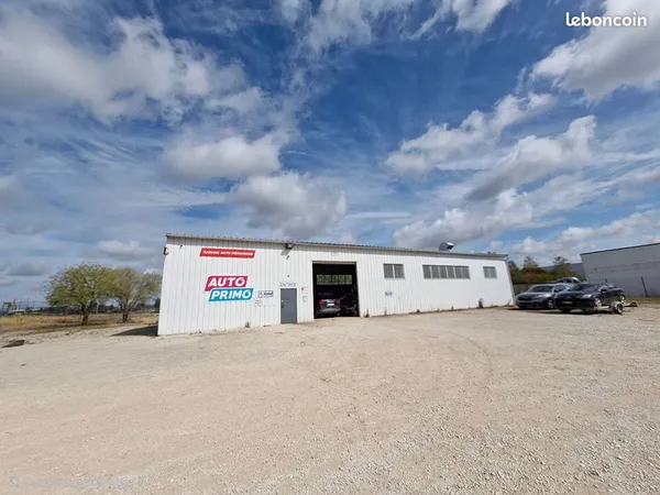 Local commercial 322 m² CHAUMONT