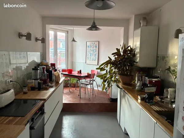 Appartement spacieux et lumineux de 4 pieces 96 m2
