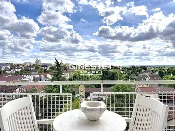 Appartement Type 5, 90.30m2, balcon, proche gare, centre-vil