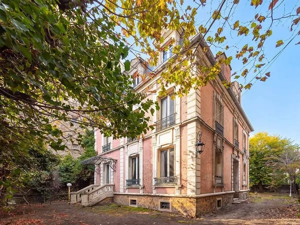 Maison 10 pièces 320 m²