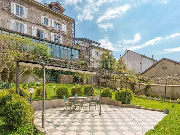 Maison de ville 12 pièces 420 m²