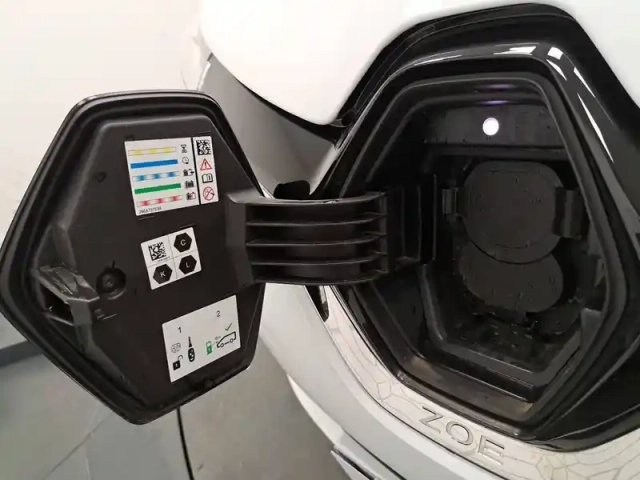Renault Zoé zoe r110 - my22 — photo 14