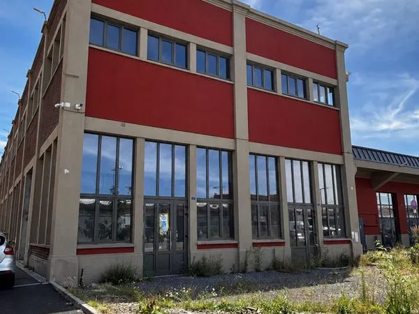 Cellule commerciale 124 m² - rentabilité brute 12 %