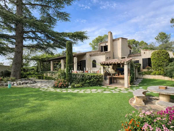 Maison Tour Magne