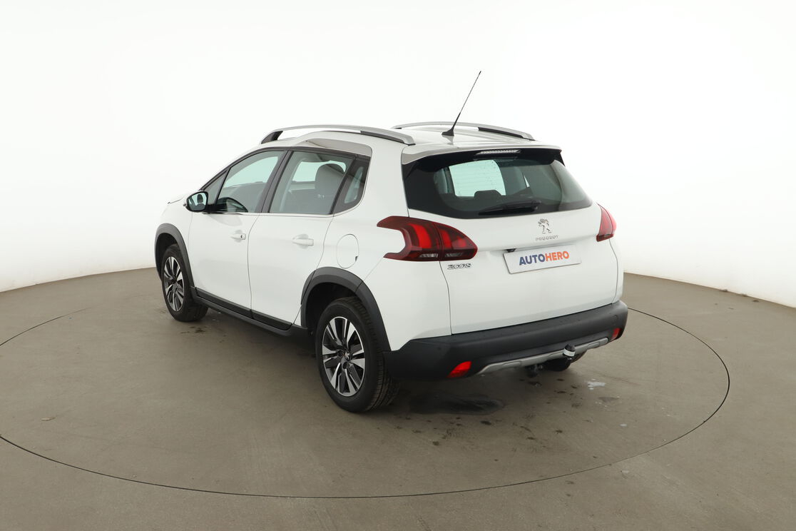 Peugeot 2008 1.2 PureTech Allure — photo 3