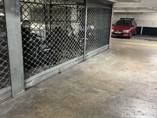 Box pour 2 voitures et 2 /3 motos