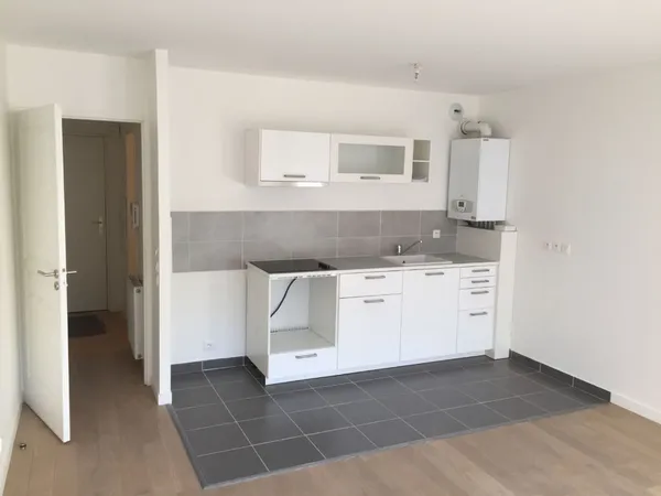 Issy-les-Moulineaux - Studio de 34 m² avec Cave et Parking