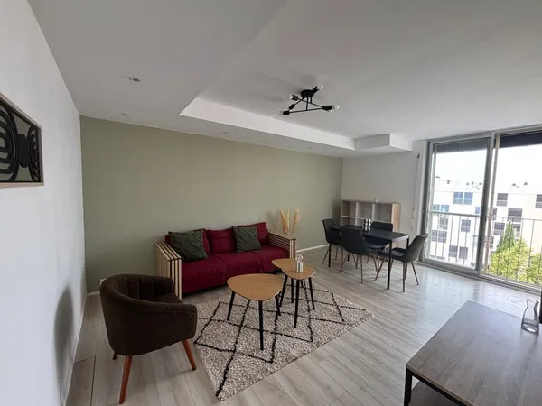 T4 traversant, 74m2 avec loggia aménagée