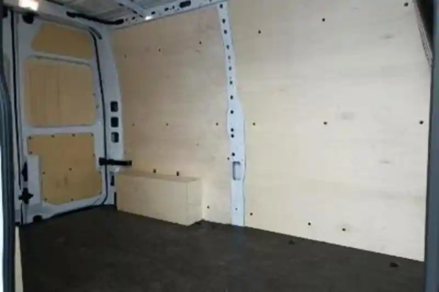 Renault Master fourgon fgn trac f3500 l2h2 blue dci 135 confort — photo 11